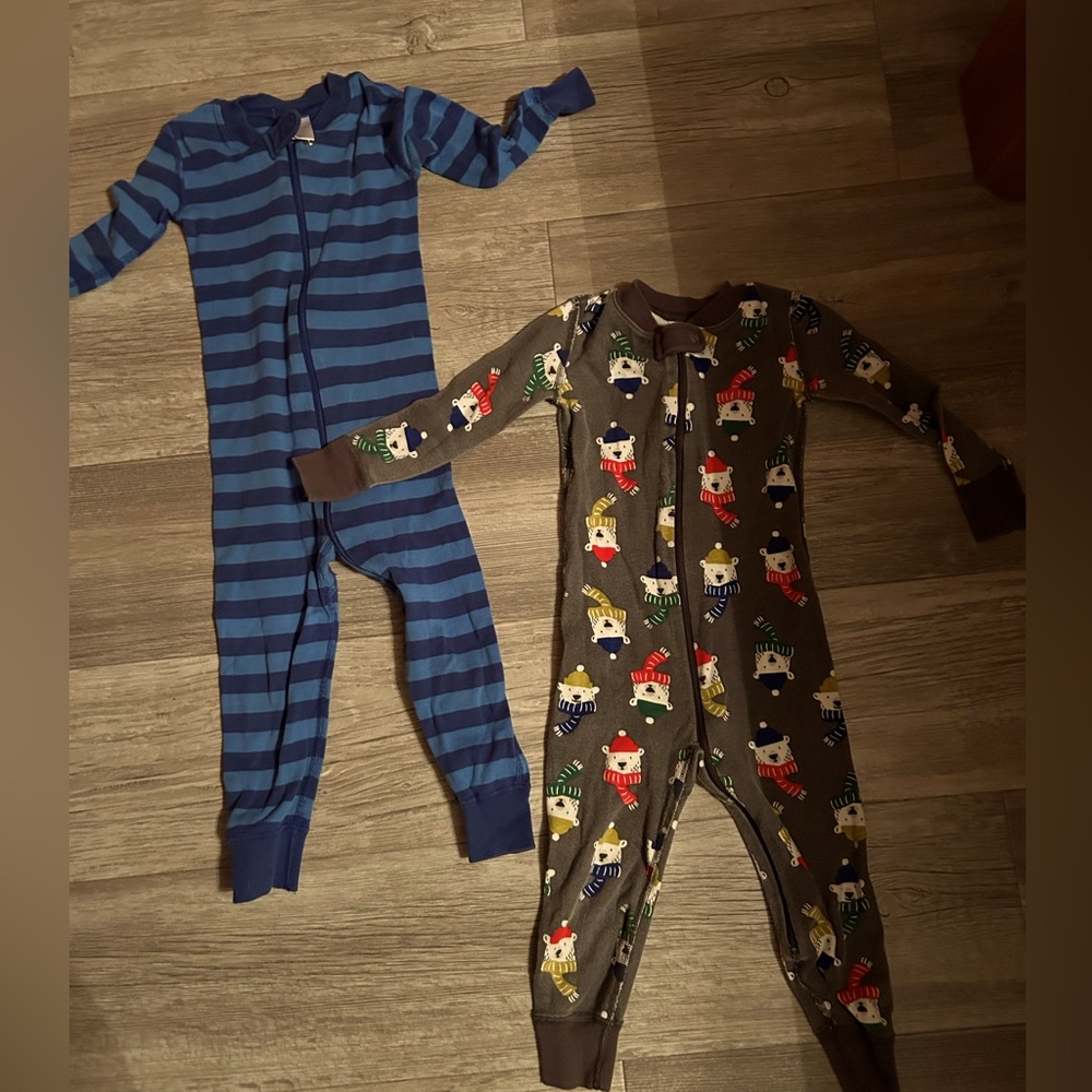 Hanna Anderson 3t long sleeve footless pajamas bundle.